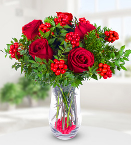 Vazoda Kırmızı Gül